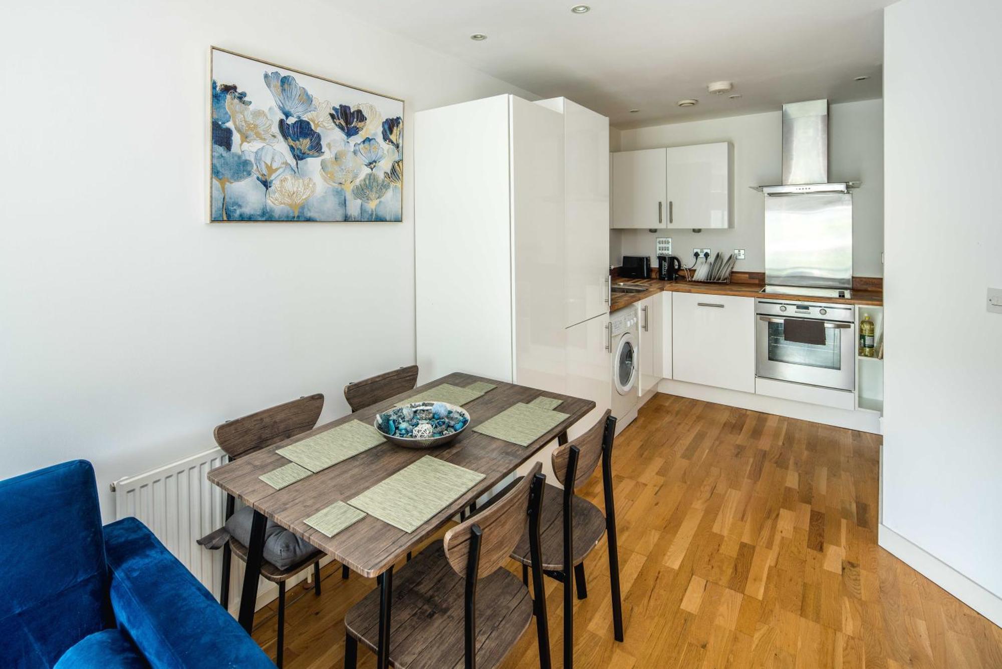 One Bedroom Near With Private Balcony Londres