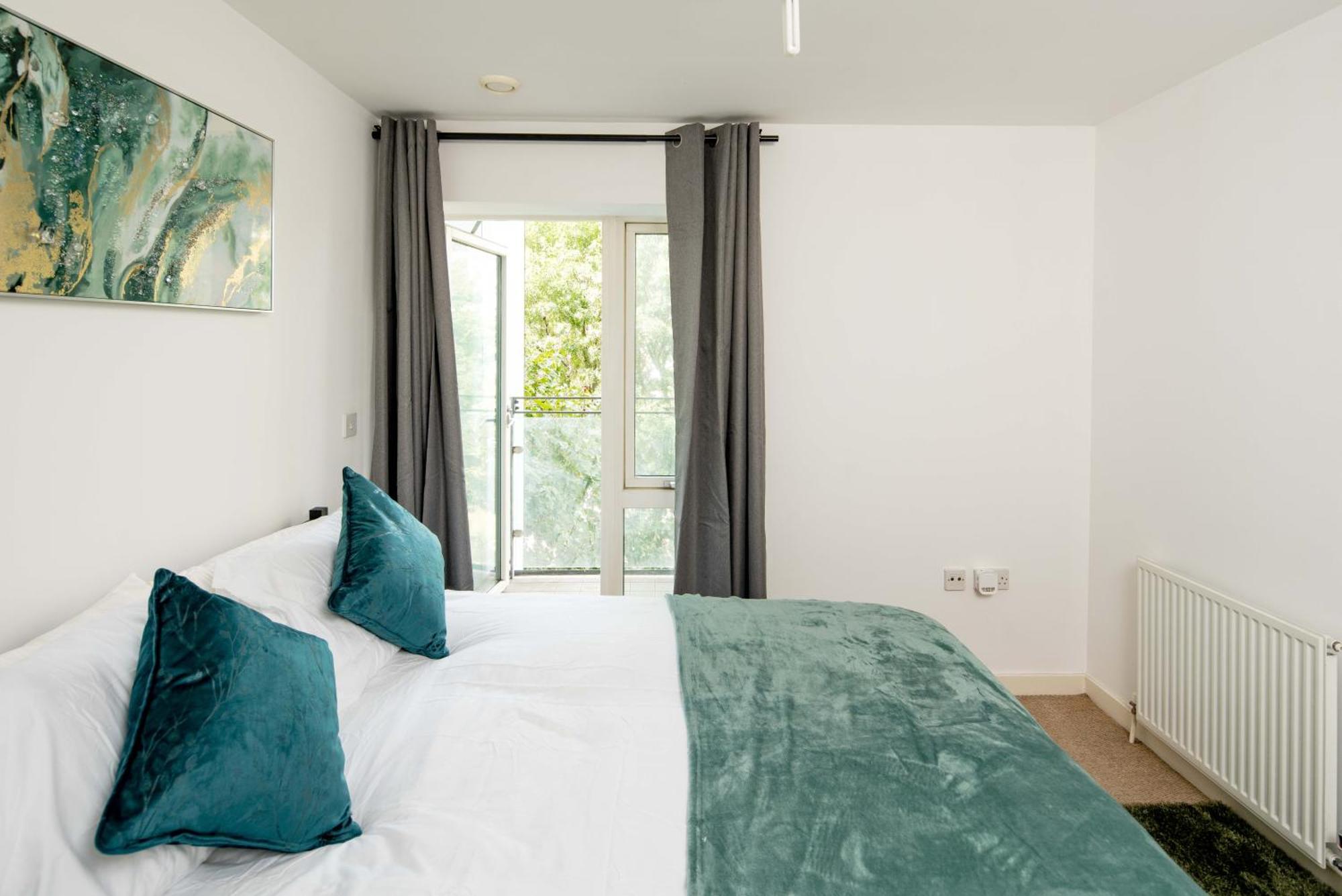 One Bedroom Near With Private Balcony Londres